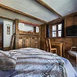 Le Chalet Des Anges Bed & Breakfast