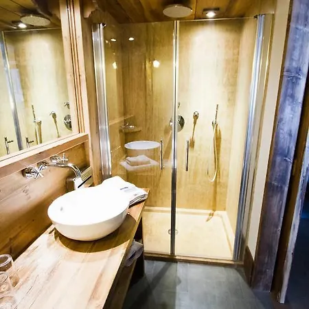 Le Chalet Des Anges B&B *